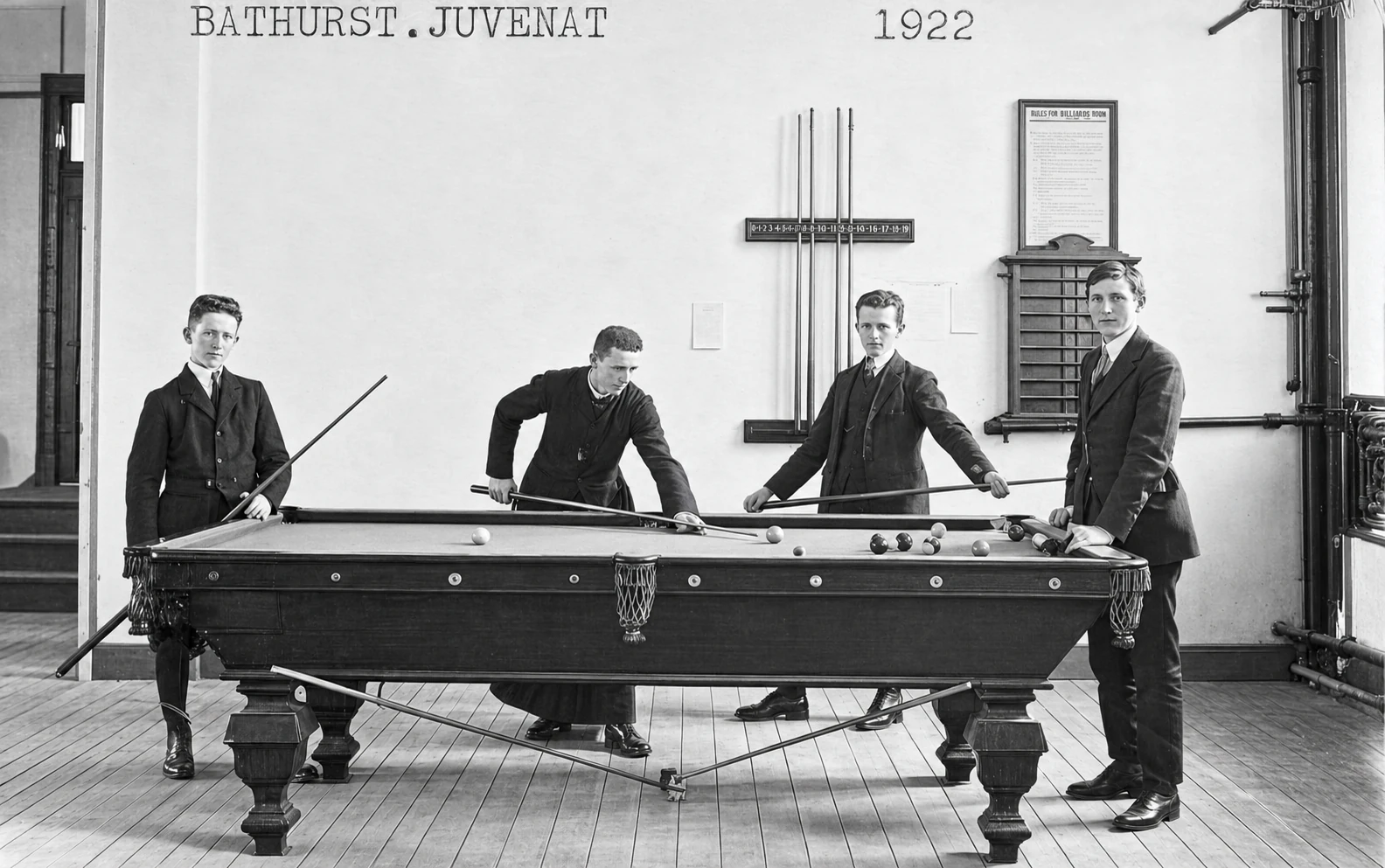 Noël et élèves en 1926