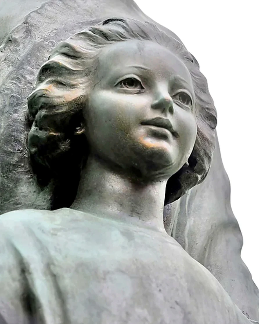 Buste de l’Enfant Jésus devant le manteau de Marie