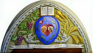 Dipinto ad arco del Cuore immacolato di Gesù e Maria sopra il portale